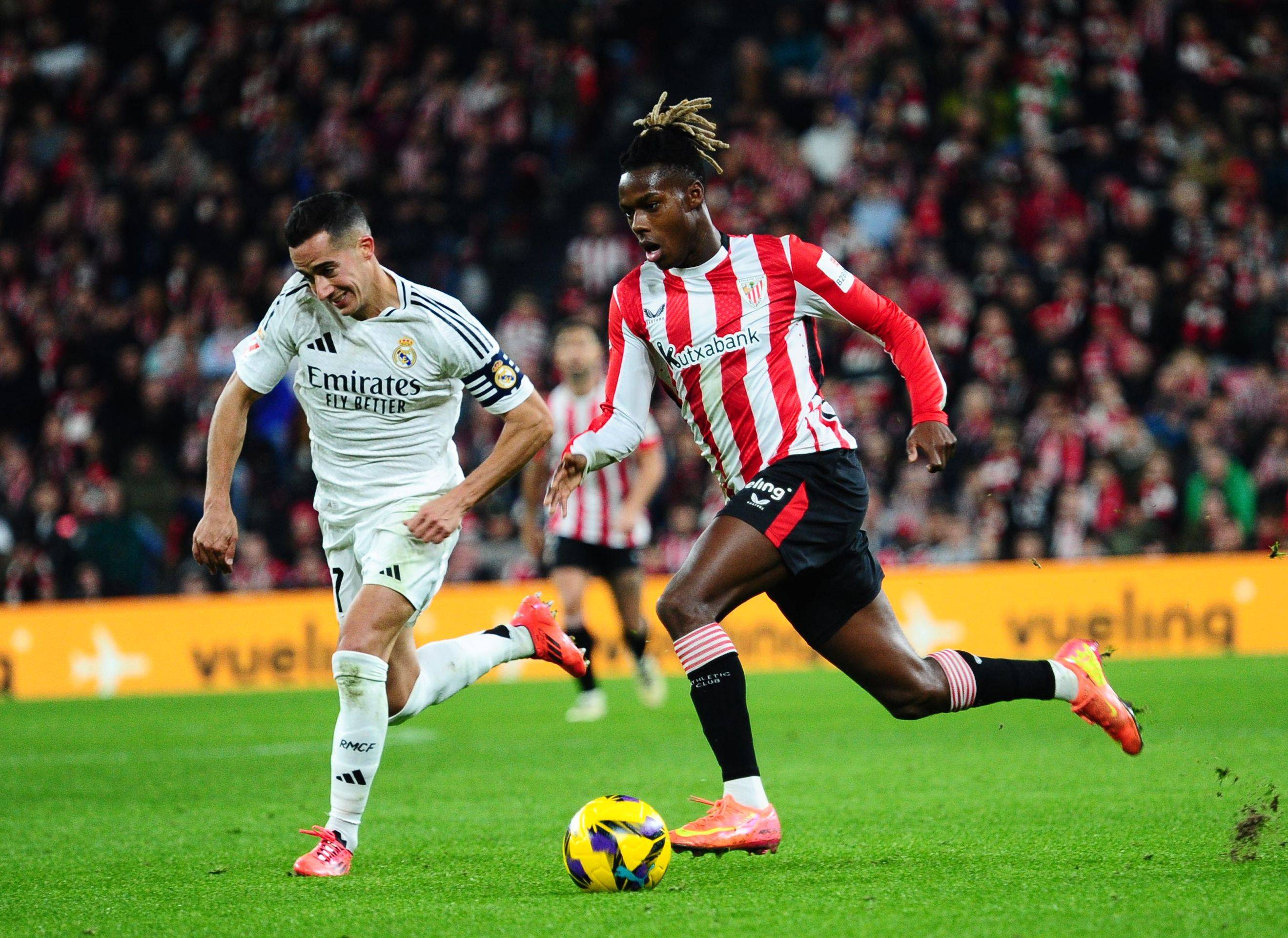 库里30岁后依然维持巅峰状态：多项数据超越乔丹，近8场均砍近30分