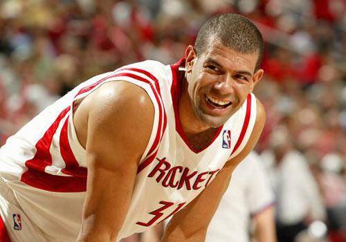 顿在防守端 顿在防守端